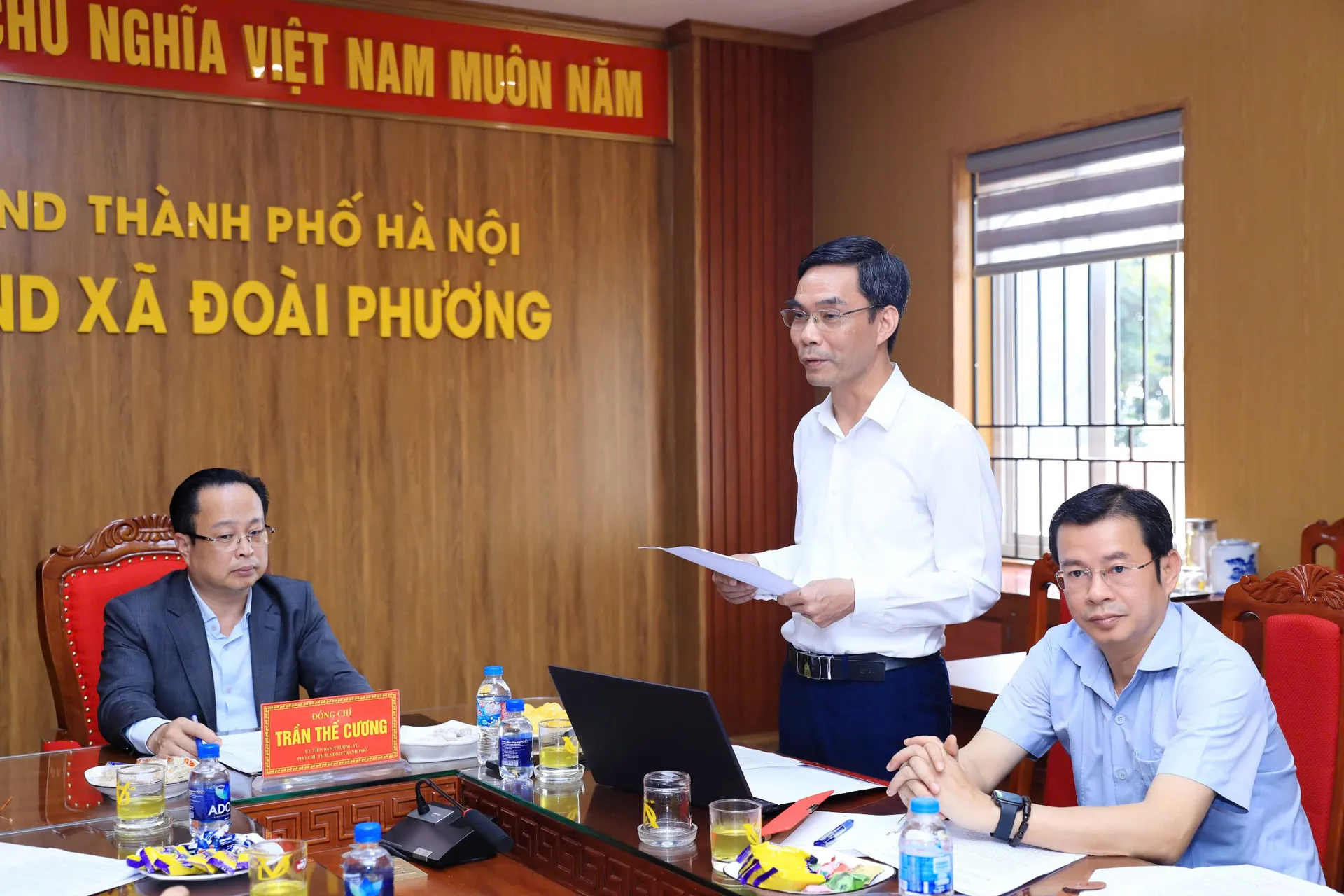 Đại diện lãnh đạo xã Đoài Phương báo cáo tới Đoàn kiểm tra